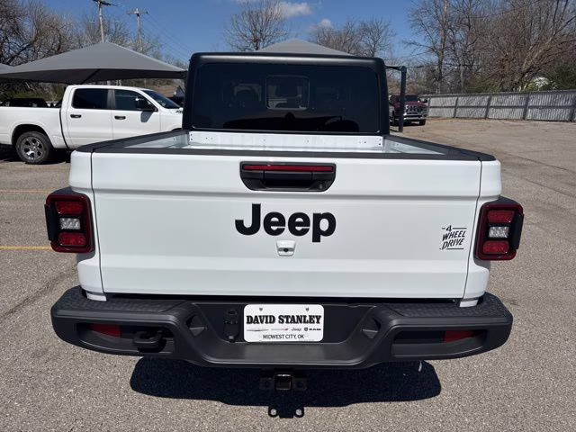 2026 Bright White Clearcoat Jeep Gladiator Willys 4X4 Truck