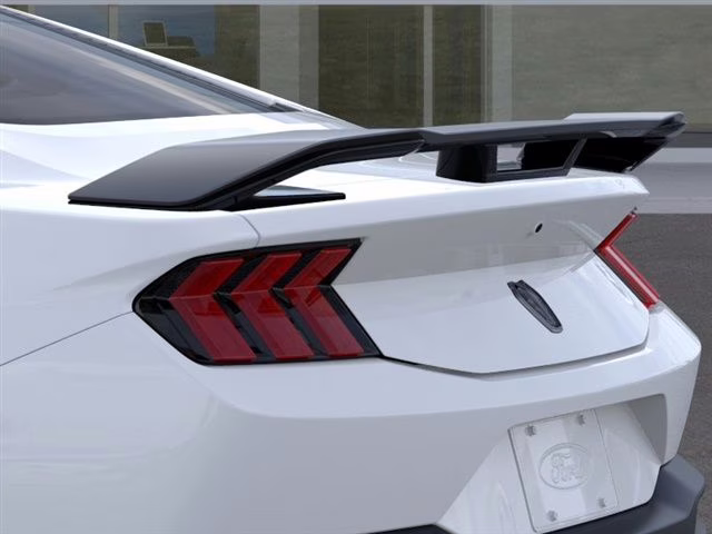 2026 Oxford White Ford Mustang Dark Horse RWD Coupe