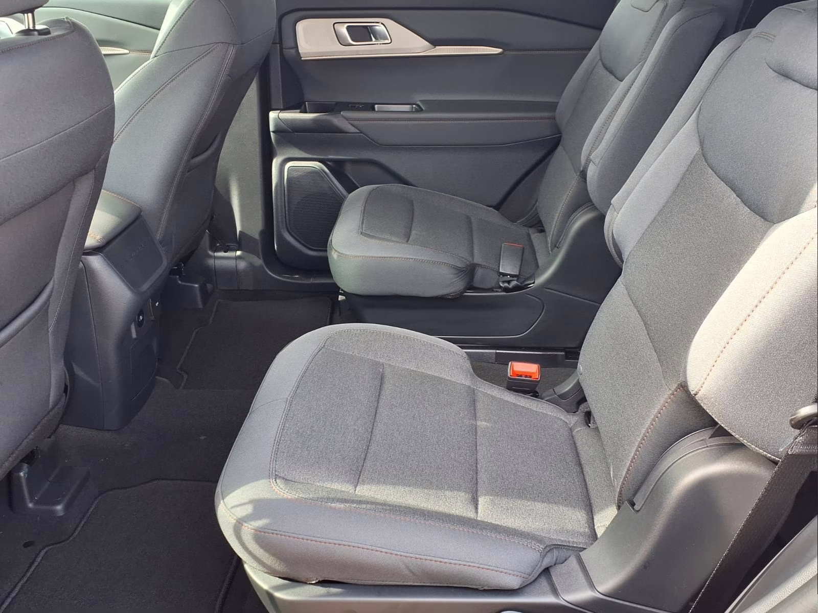 2026 Gray Metallic Ford Explorer Active RWD SUV
