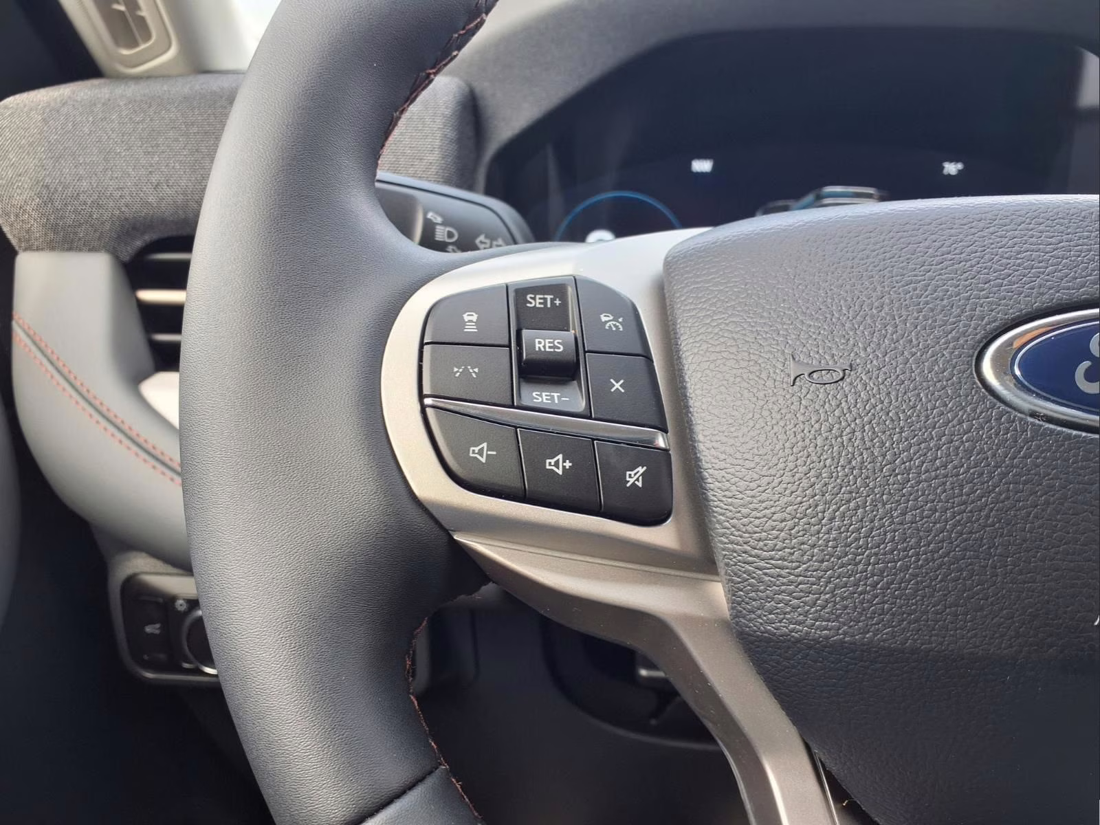 2026 Gray Metallic Ford Explorer Active RWD SUV