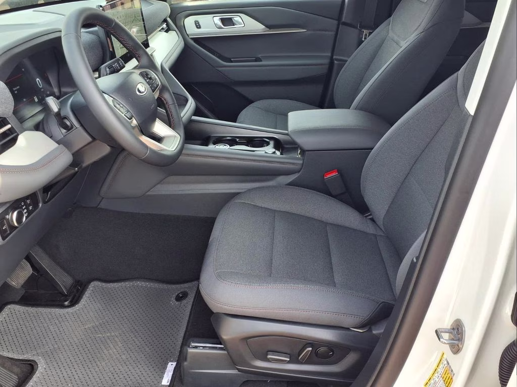 2026 Star White Metallic Tri-Coat Ford Explorer Active w/200A Pkg RWD SUV