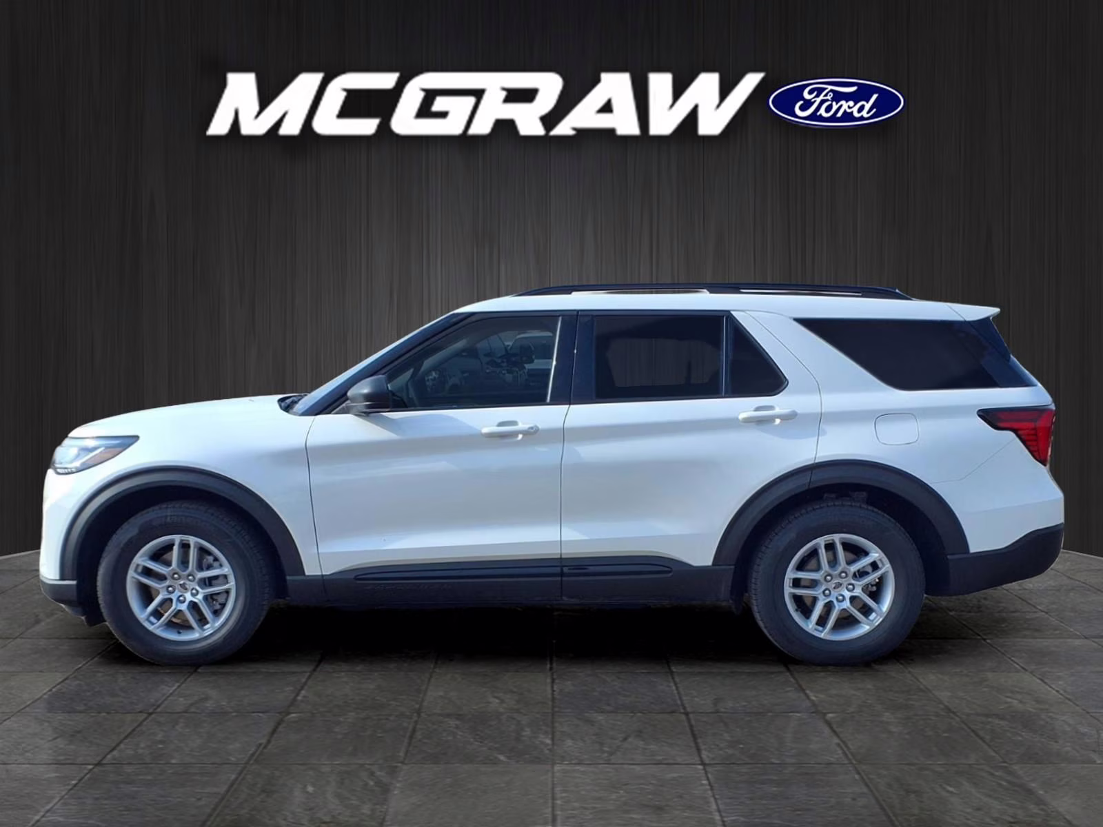 2026 White Metallic Ford Explorer Active RWD SUV