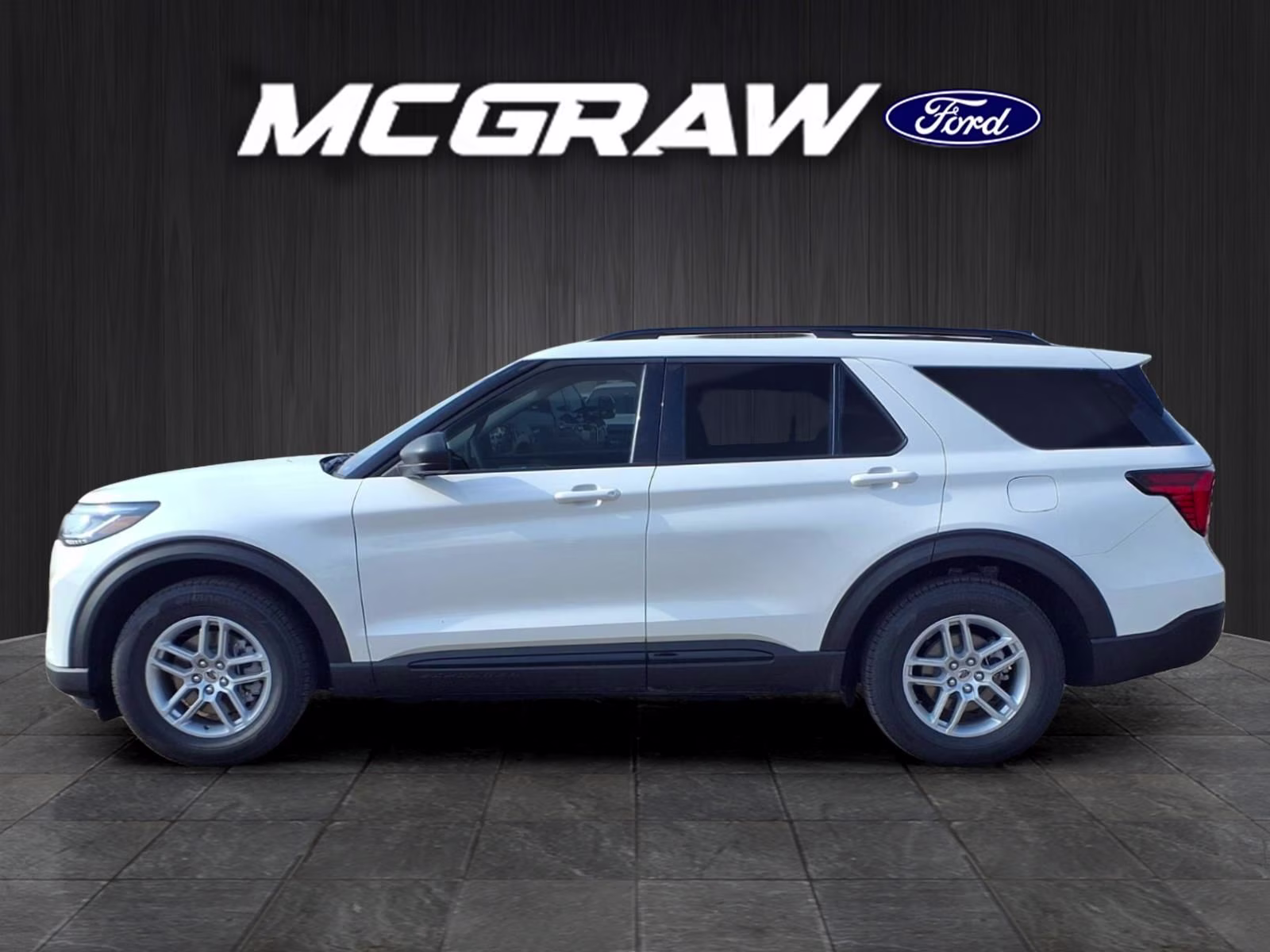 2026 White Metallic Ford Explorer Active RWD SUV