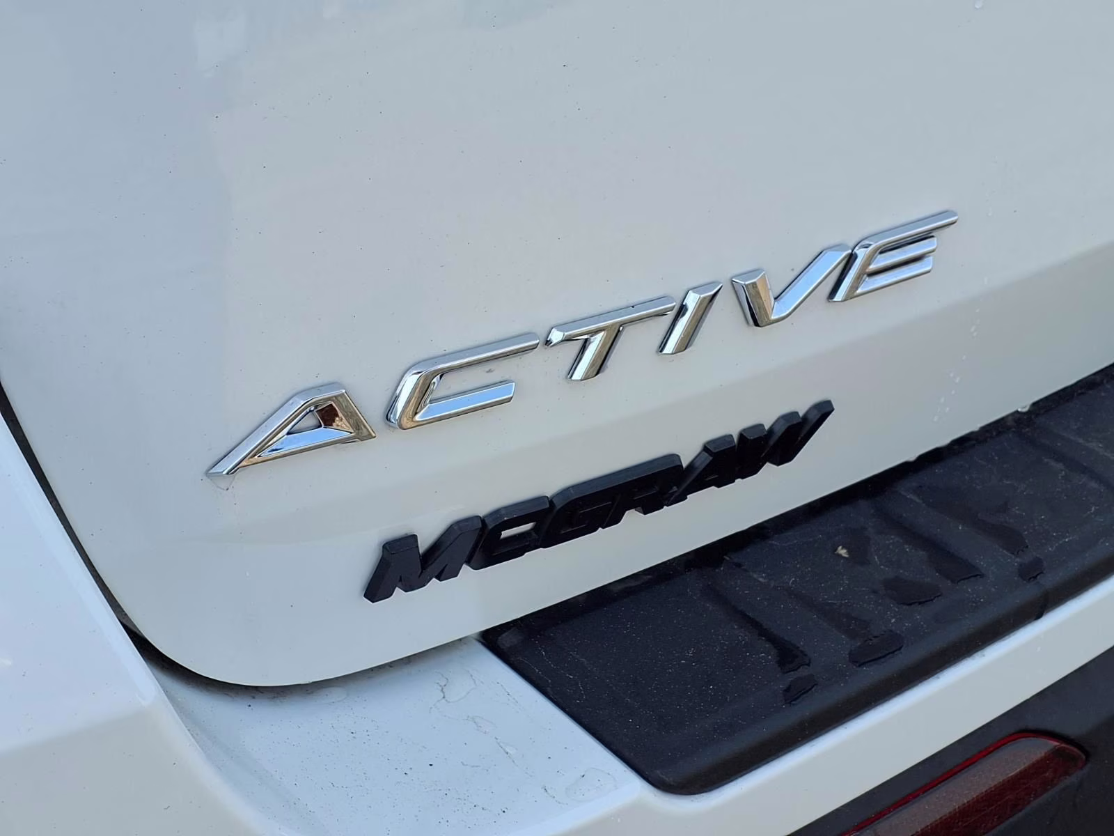 2026 White Metallic Ford Explorer Active RWD SUV