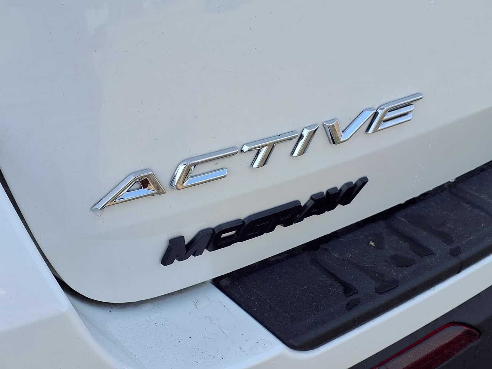 2026 White Metallic Ford Explorer Active RWD SUV