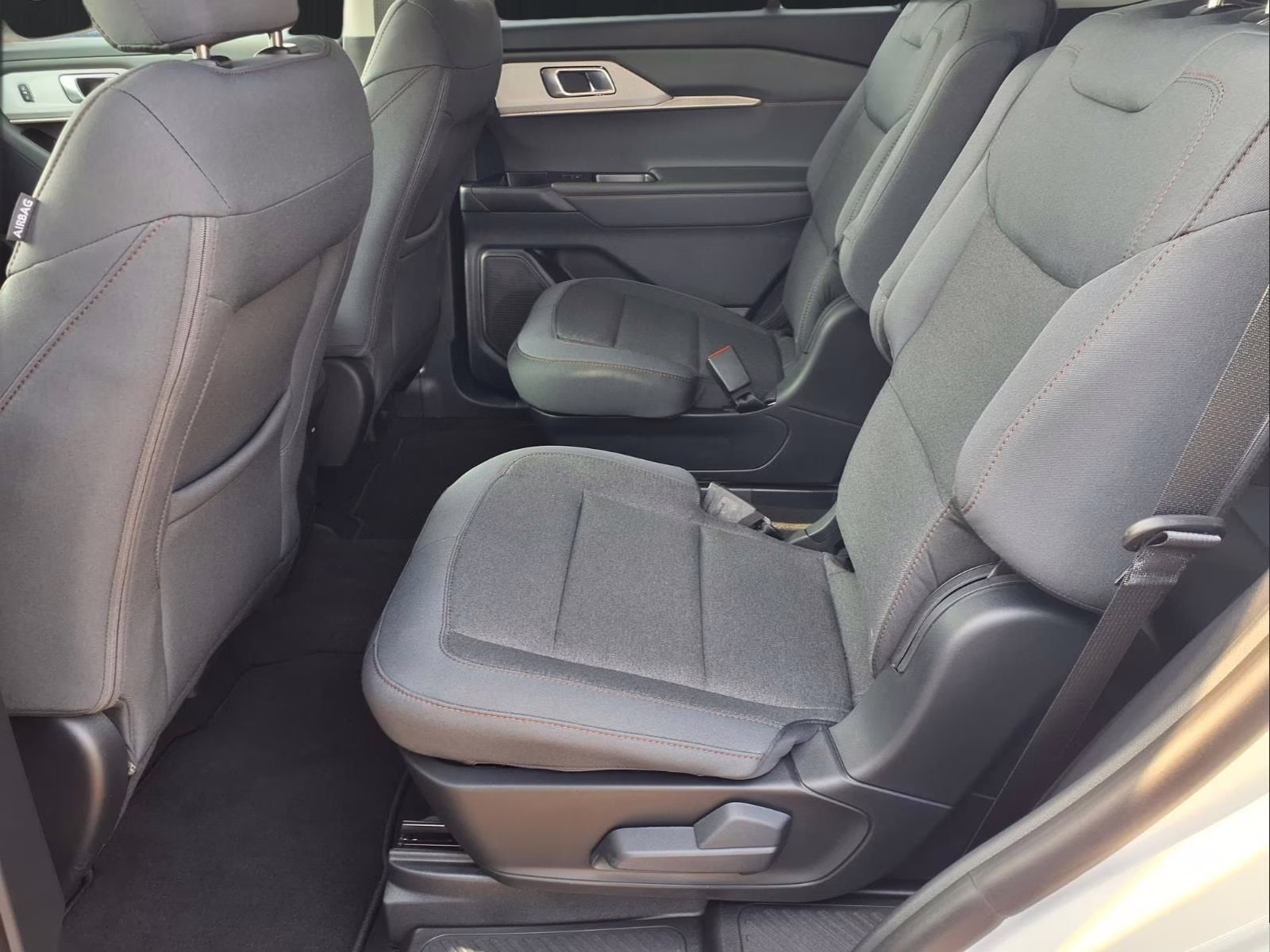 2026 White Metallic Ford Explorer Active RWD SUV