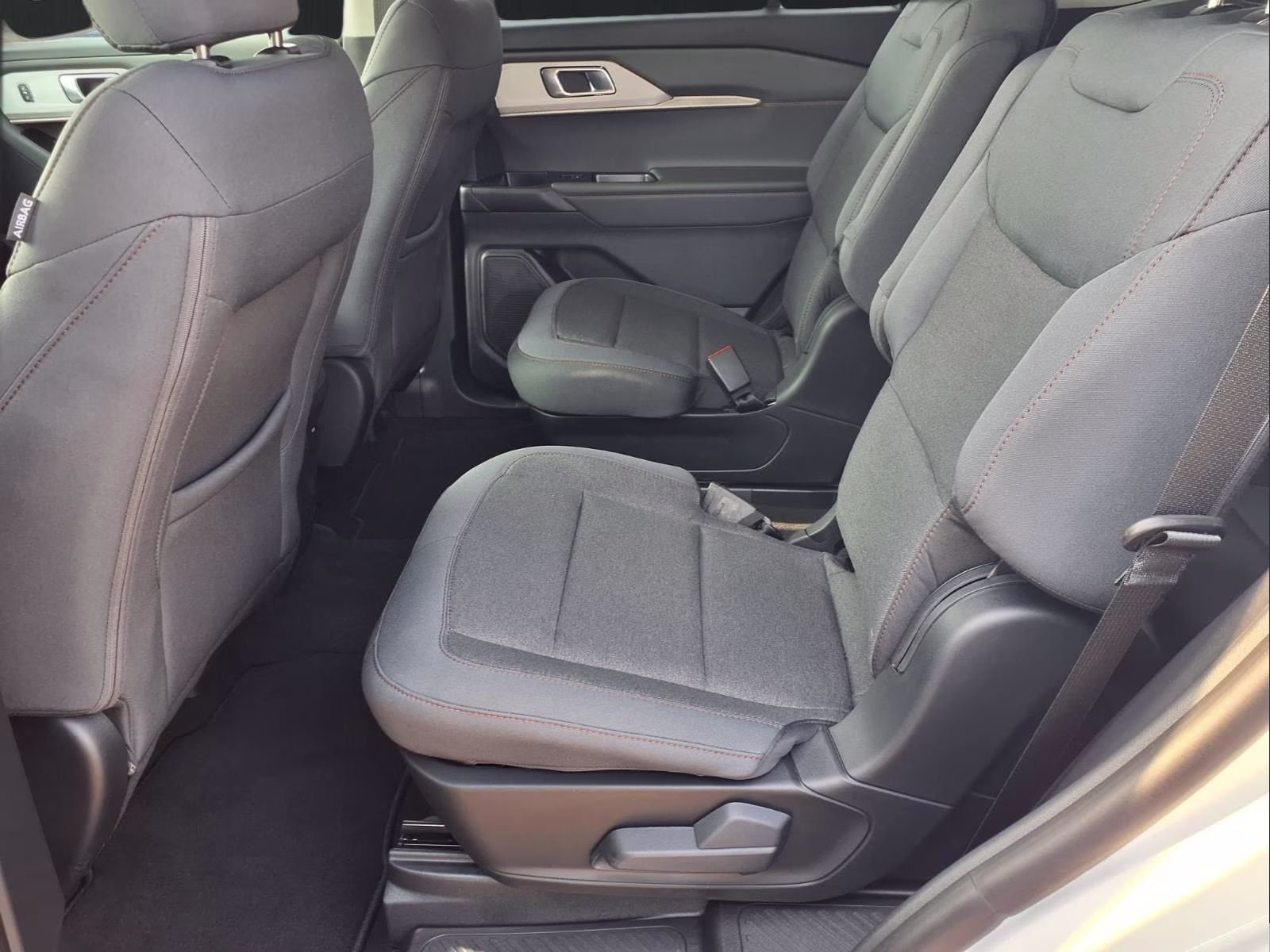 2026 White Metallic Ford Explorer Active RWD SUV