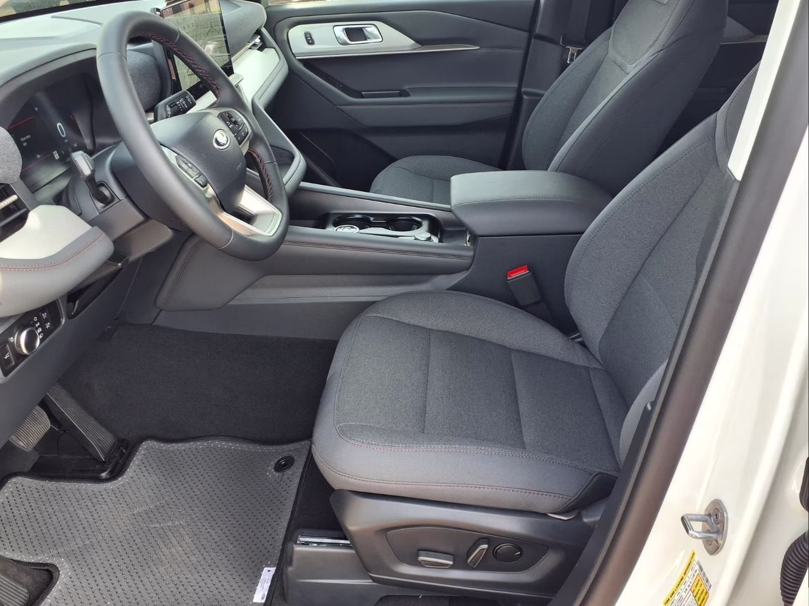2026 White Metallic Ford Explorer Active RWD SUV