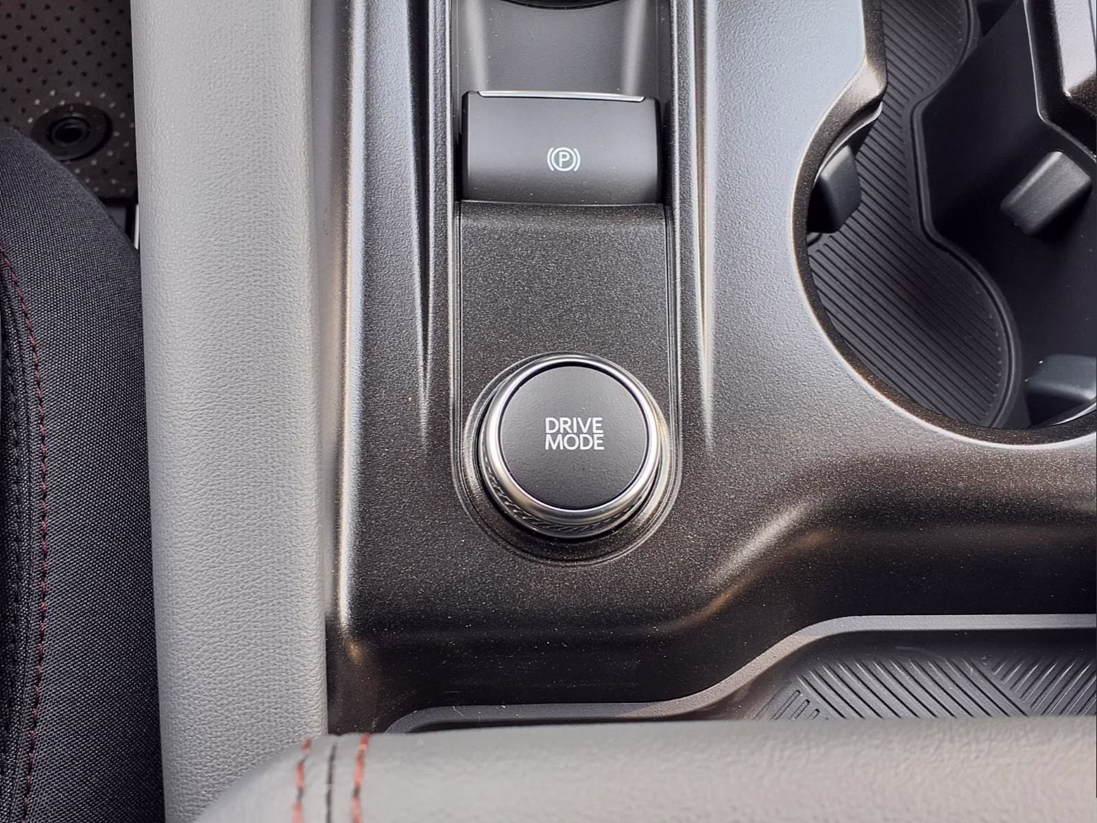 2026 White Metallic Ford Explorer Active RWD SUV