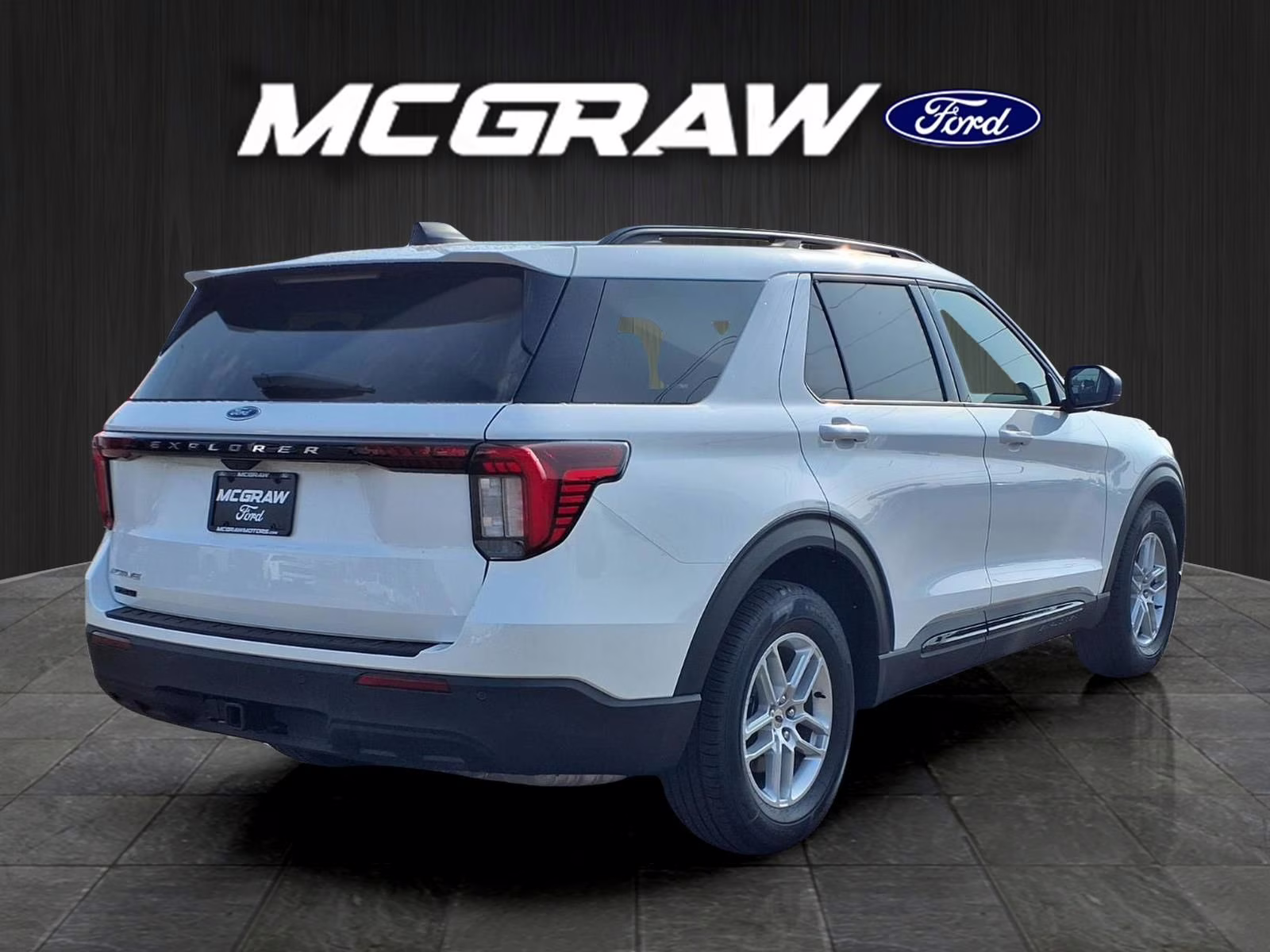 2026 White Metallic Ford Explorer Active RWD SUV