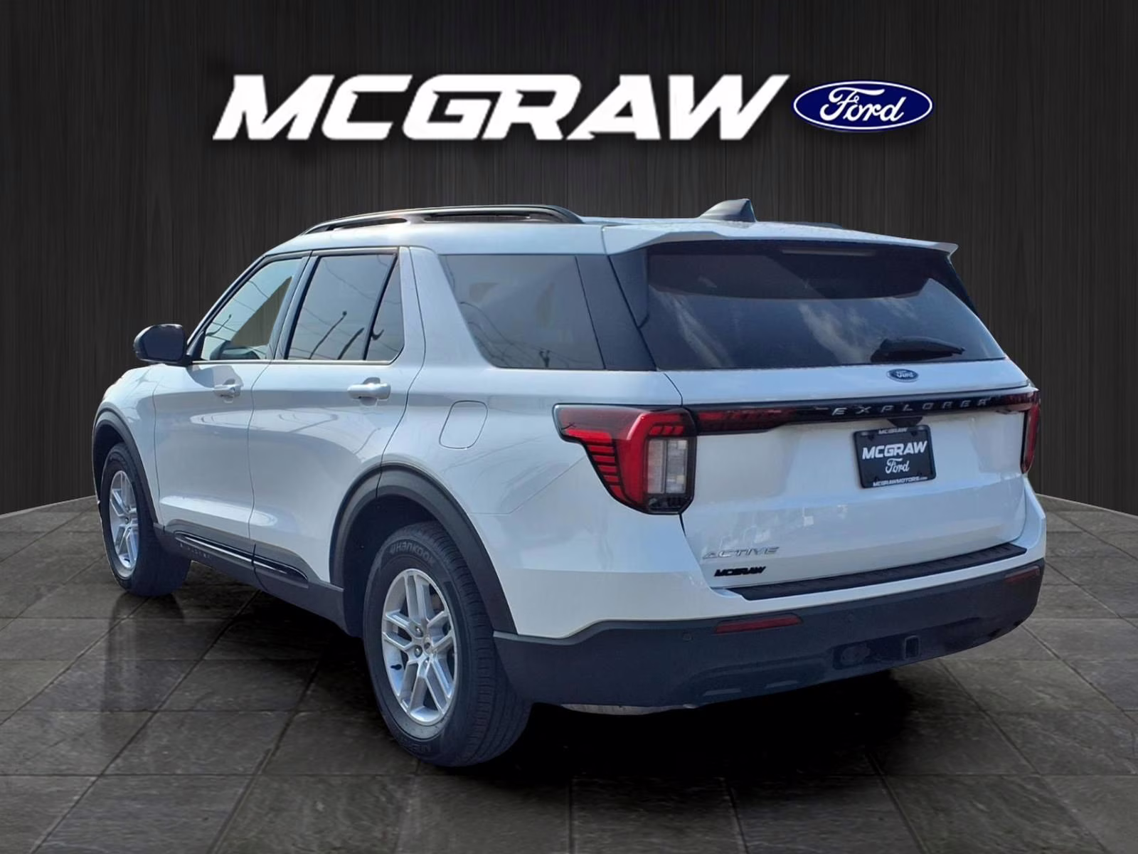 2026 White Metallic Ford Explorer Active RWD SUV