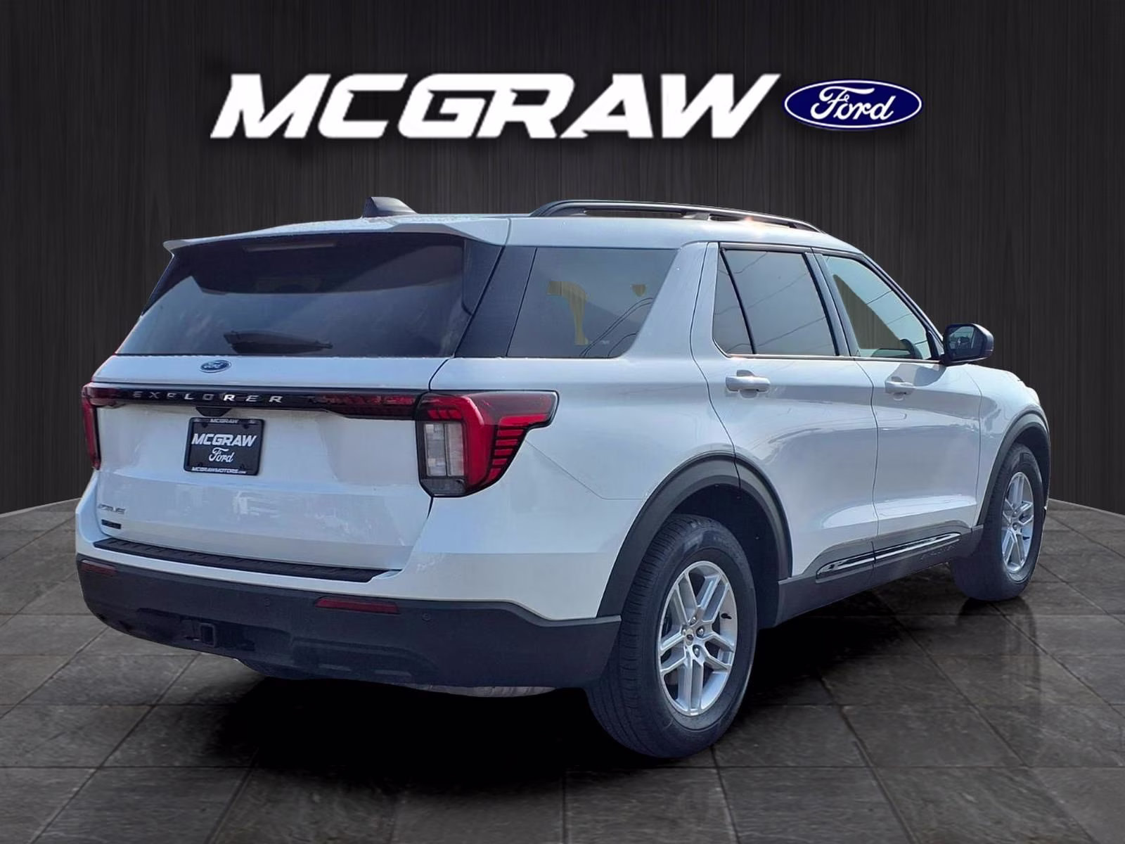 2026 White Metallic Ford Explorer Active RWD SUV