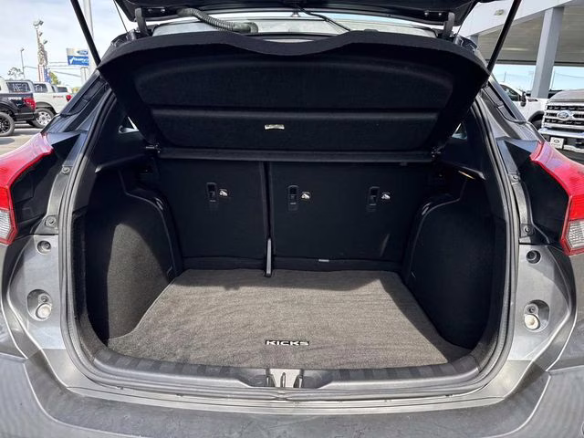 2020 Gun Metallic Nissan Kicks SV FWD SUV