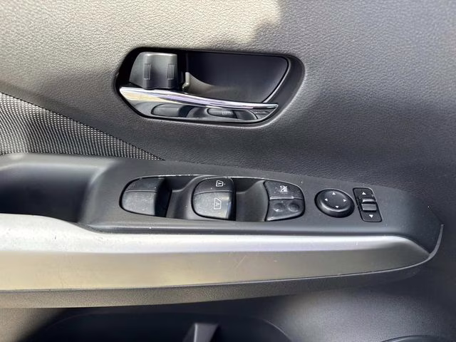 2020 Gun Metallic Nissan Kicks SV FWD SUV