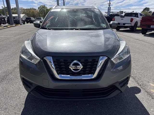 2020 Gun Metallic Nissan Kicks SV FWD SUV