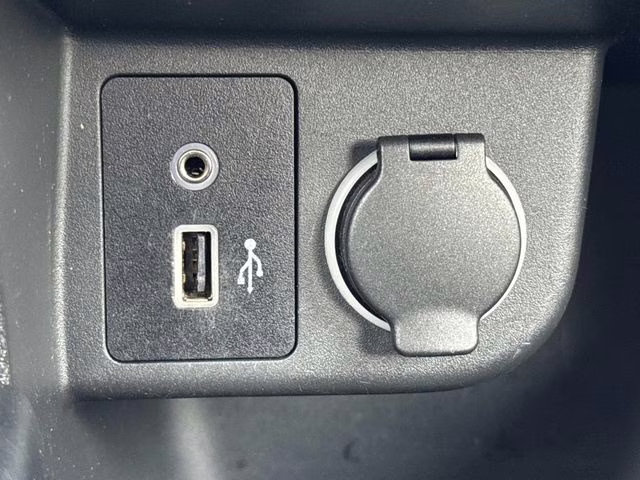 2020 Gun Metallic Nissan Kicks SV FWD SUV