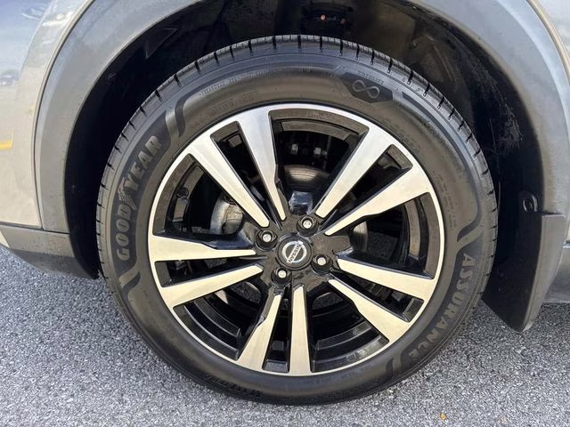 2020 Gun Metallic Nissan Kicks SV FWD SUV