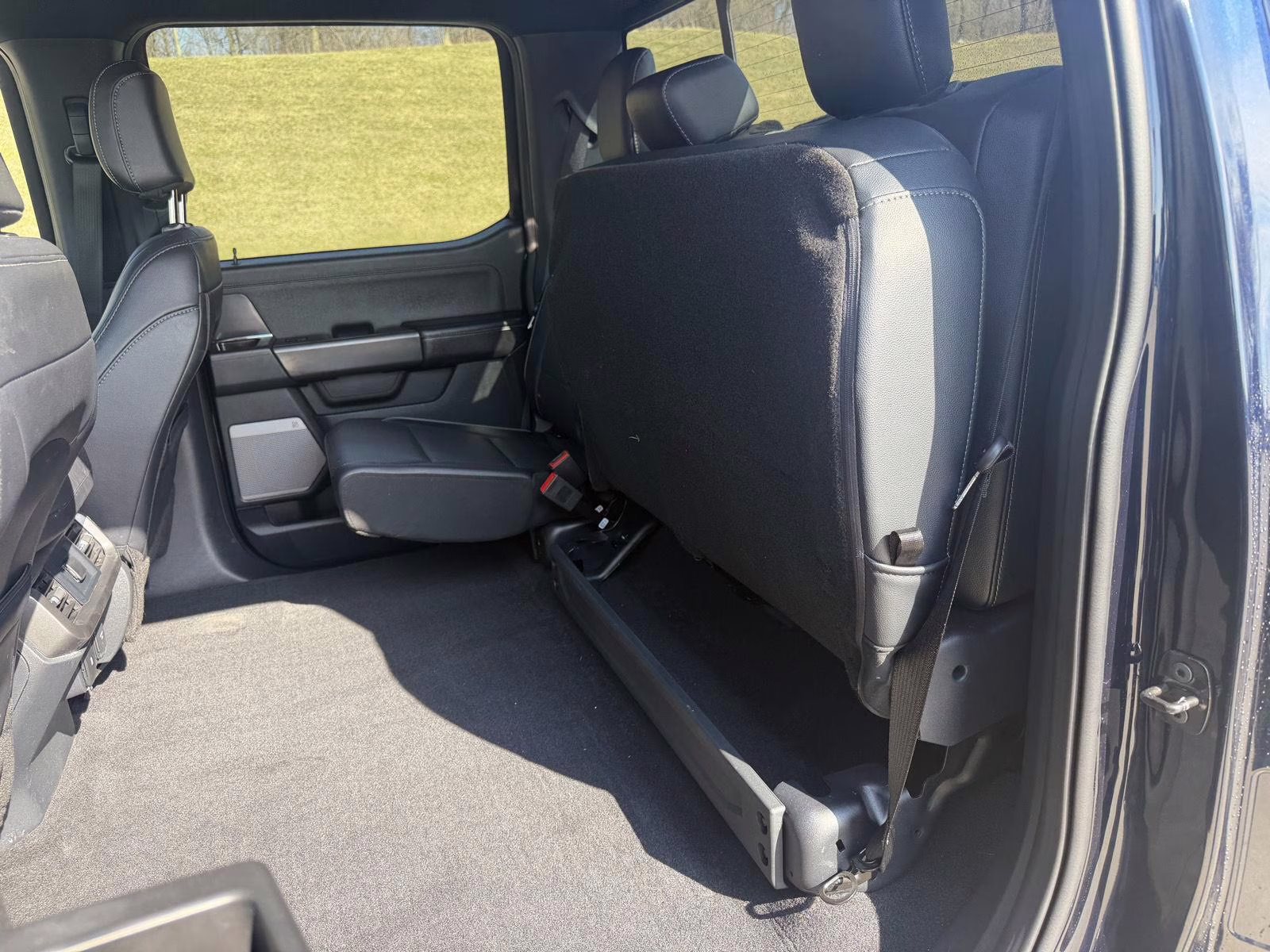 2025 Antimatter Blue Ford F-150 LARIAT 4X4 Truck