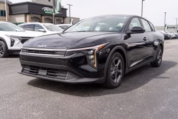 2025 Aurora Black Pearl Kia K4 LXS FWD Sedan