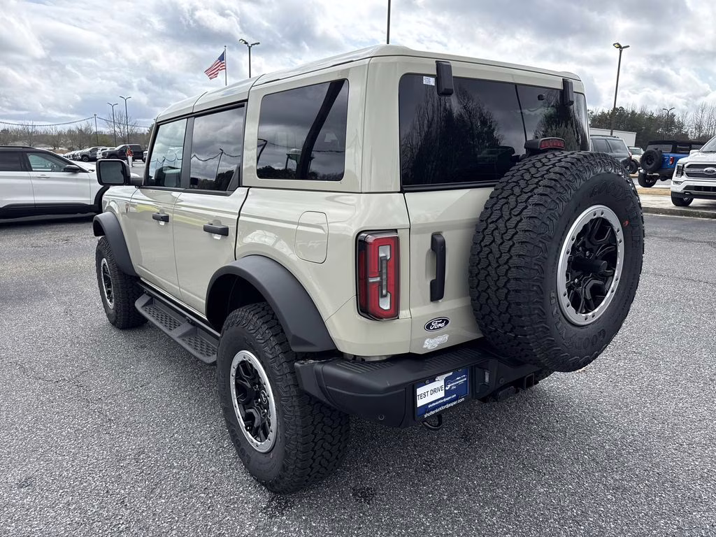 2026 Sand Ford Bronco Badlands 4X4 SUV