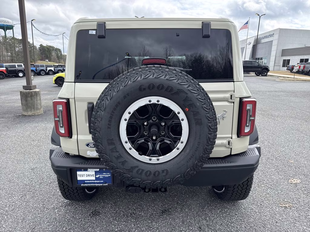 2026 Sand Ford Bronco Badlands 4X4 SUV