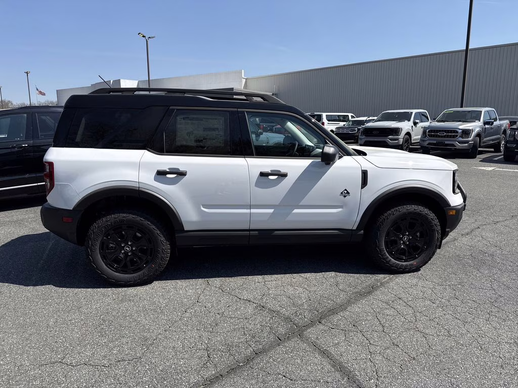 2026 Oxford White Ford Bronco Sport Outer Banks 4X4 SUV