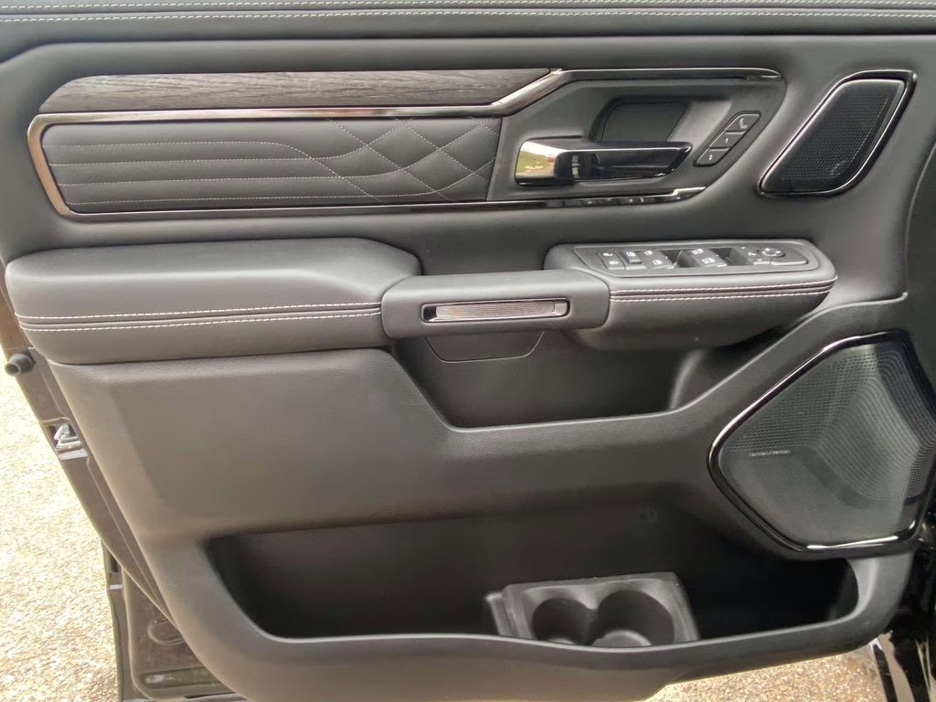 2026 Diamond Black Crystal Pearlcoat Ram 1500 Limited 4X4 Truck