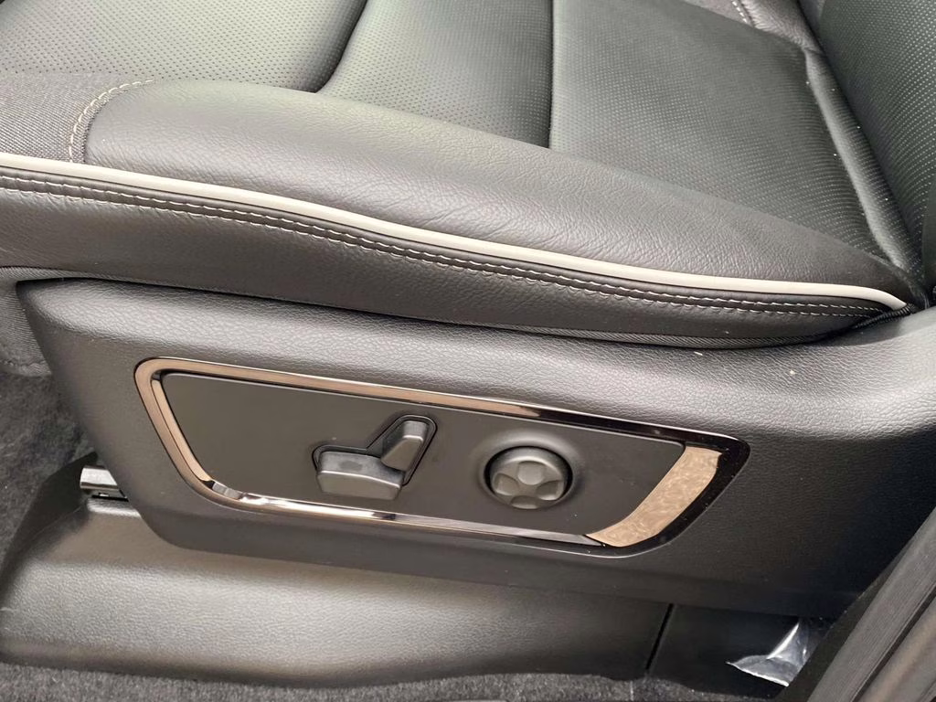 2026 Diamond Black Crystal Pearlcoat Ram 1500 Limited 4X4 Truck