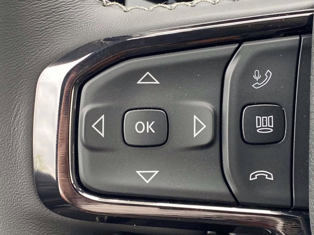 2026 Diamond Black Crystal Pearlcoat Ram 1500 Limited 4X4 Truck