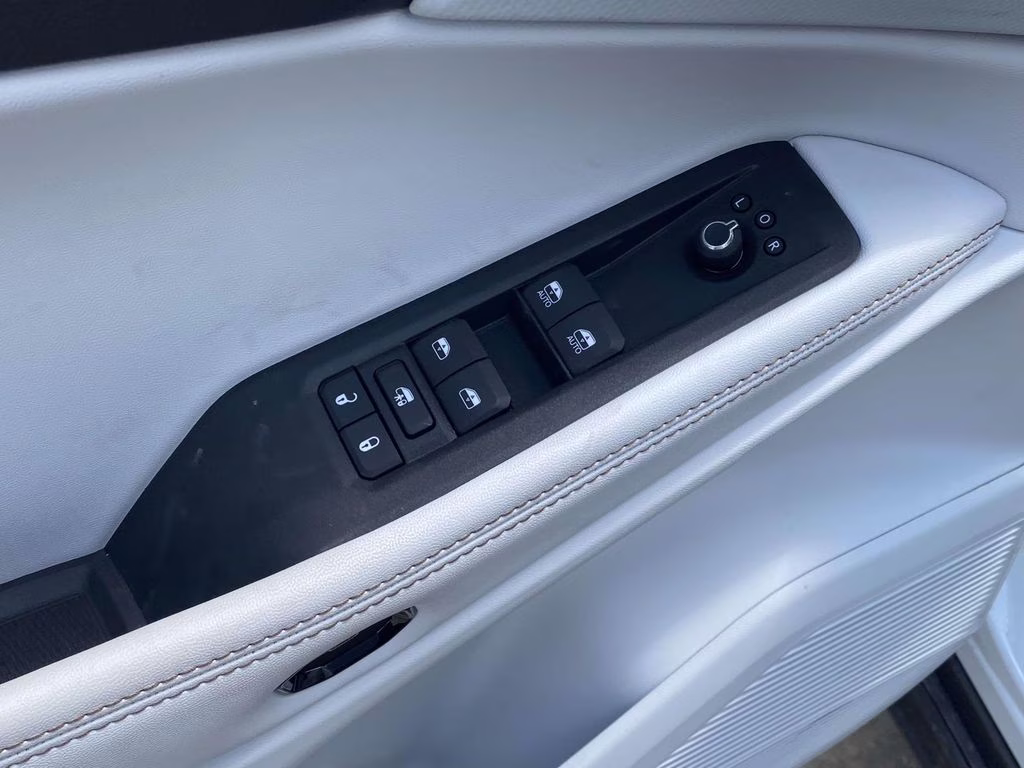 2026 Bright White Clearcoat Jeep Cherokee Limited 4X4 SUV