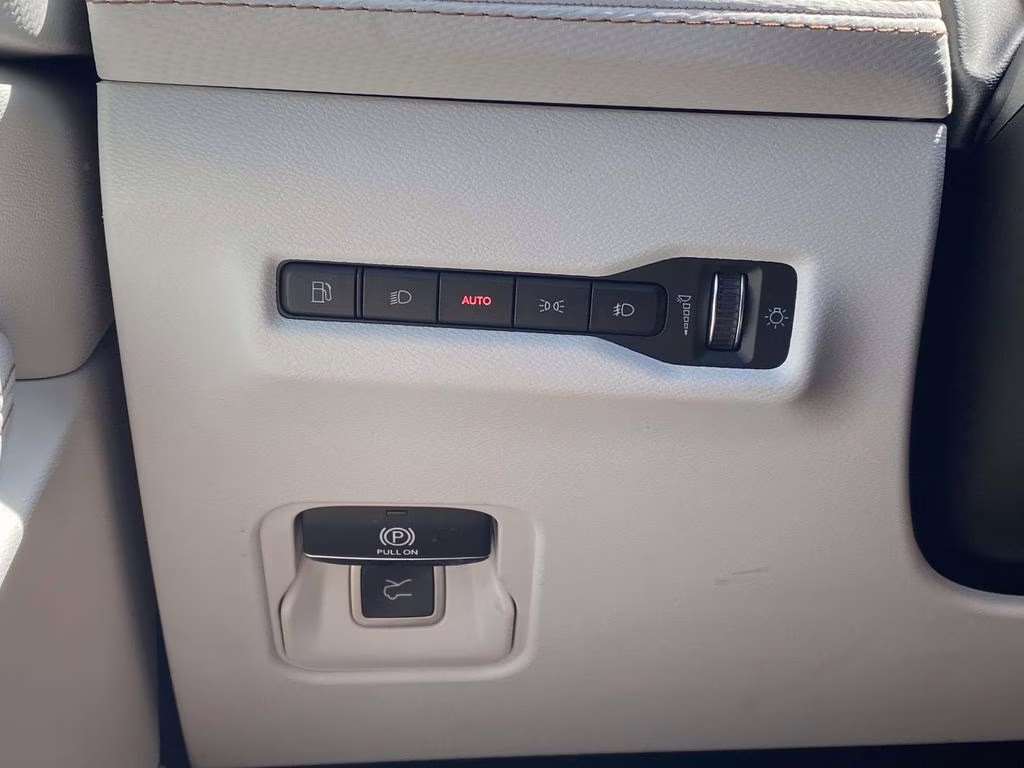 2026 Bright White Clearcoat Jeep Cherokee Limited 4X4 SUV