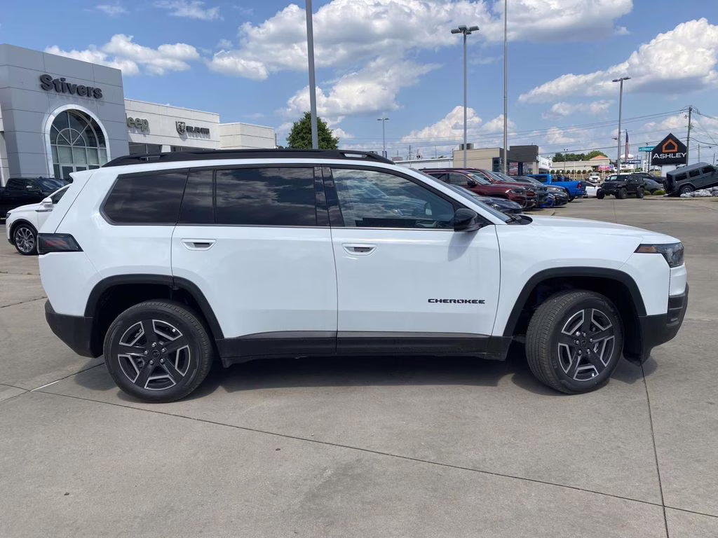 2026 Bright White Clearcoat Jeep Cherokee Limited 4X4 SUV