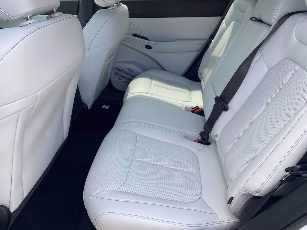 2026 Bright White Clearcoat Jeep Cherokee Limited 4X4 SUV