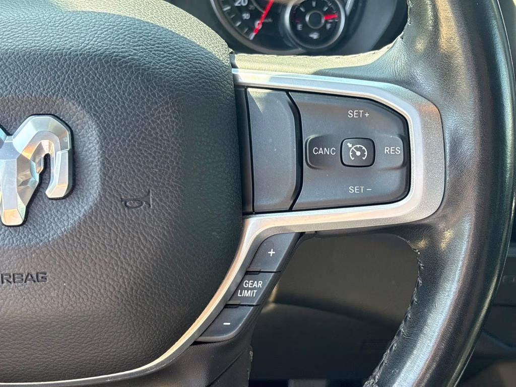 2021 Diamond Black Crystal Pearlcoat Ram 1500 Big Horn/Lone Star RWD Truck