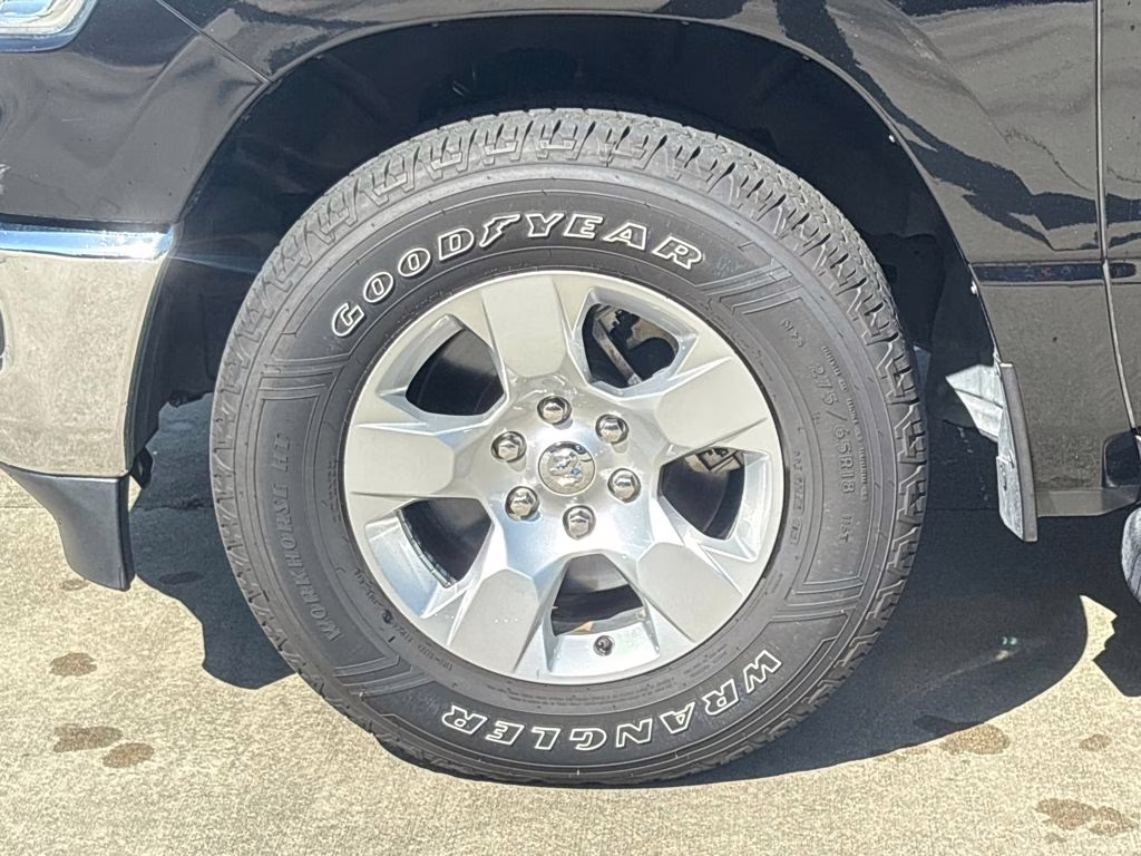 2021 Diamond Black Crystal Pearlcoat Ram 1500 Big Horn/Lone Star RWD Truck