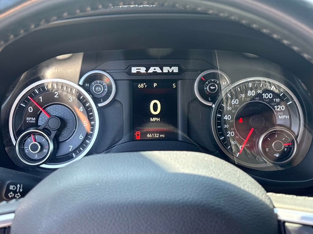 2021 Diamond Black Crystal Pearlcoat Ram 1500 Big Horn/Lone Star RWD Truck