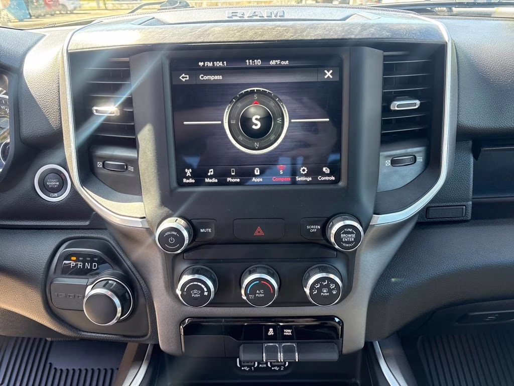 2021 Diamond Black Crystal Pearlcoat Ram 1500 Big Horn/Lone Star RWD Truck