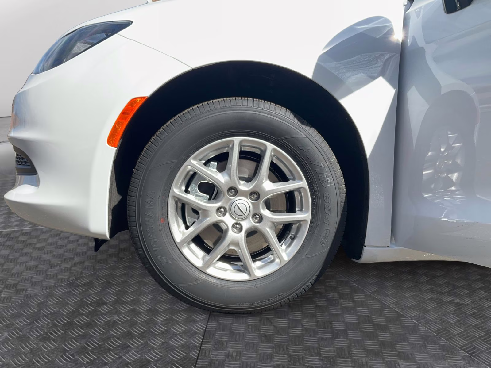 2026 Bright White Clearcoat Chrysler Voyager LX FWD Van