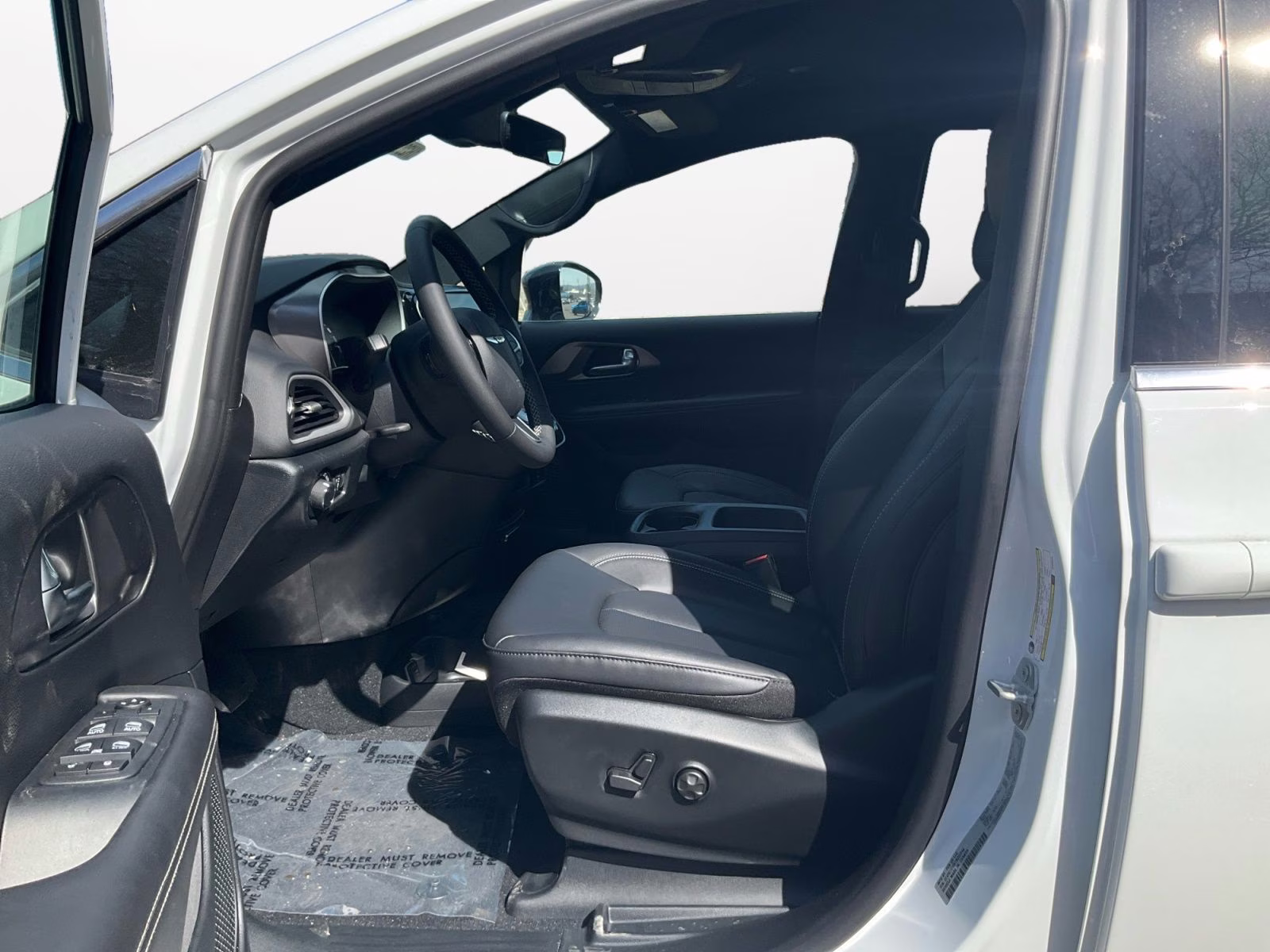 2026 Bright White Clearcoat Chrysler Voyager LX FWD Van