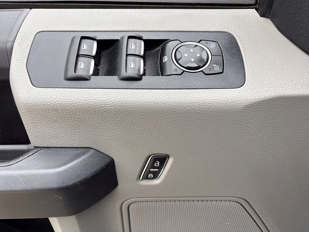 2018 Oxford White Ford F-150 XL RWD Truck