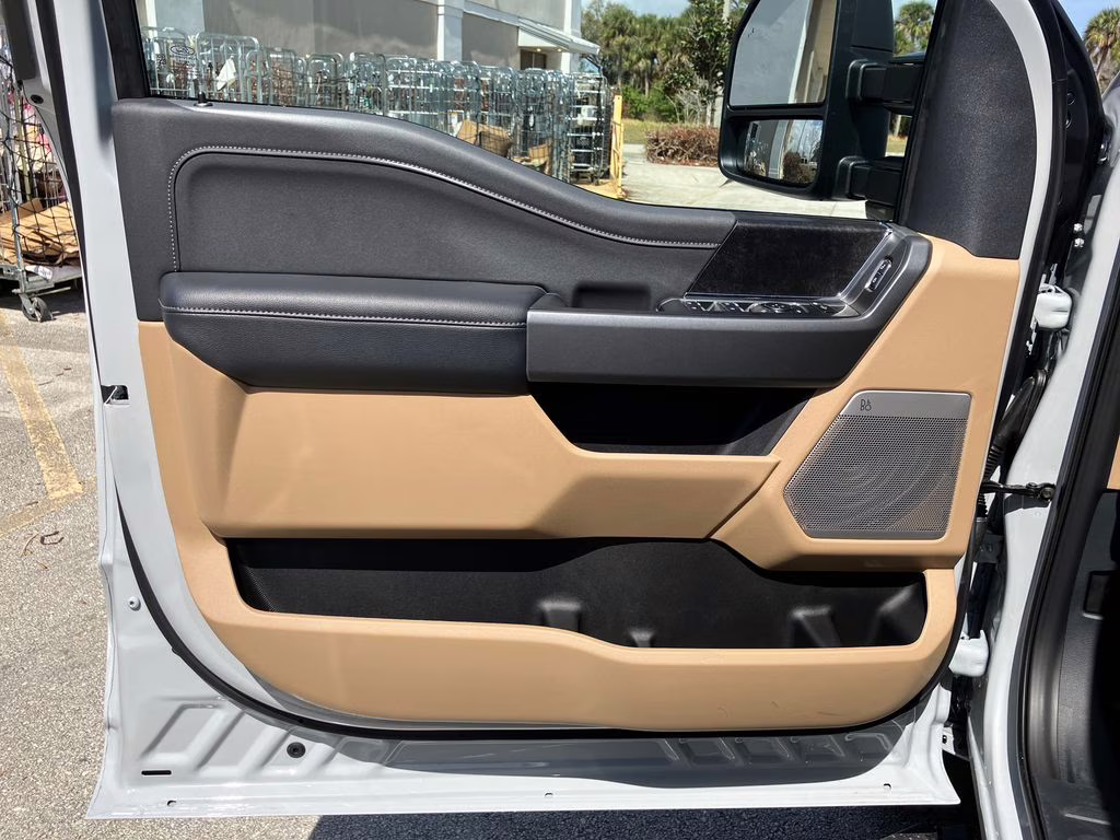 2026 Avalanche Ford Super Duty F-250 SRW XLT 4X4 Truck