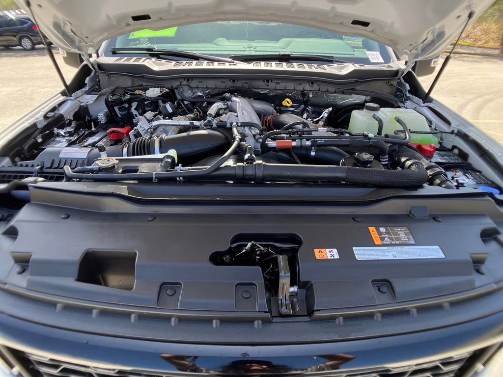 2026 Avalanche Ford Super Duty F-250 SRW XLT 4X4 Truck