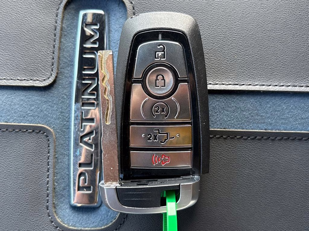 2026 Glacier Gray Metallic TriCoat Ford Super Duty F-350 SRW Platinum 4X4 Truck