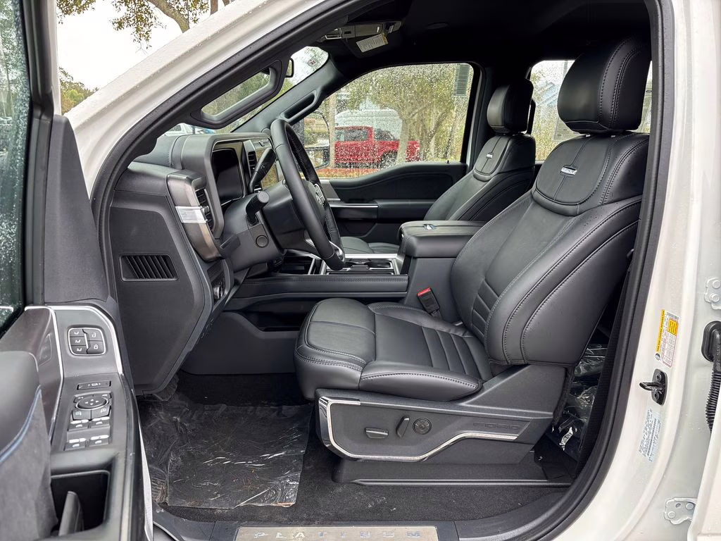 2026 Star White Metallic Tri-Coat Ford Super Duty F-350 SRW Platinum 4X4 Truck