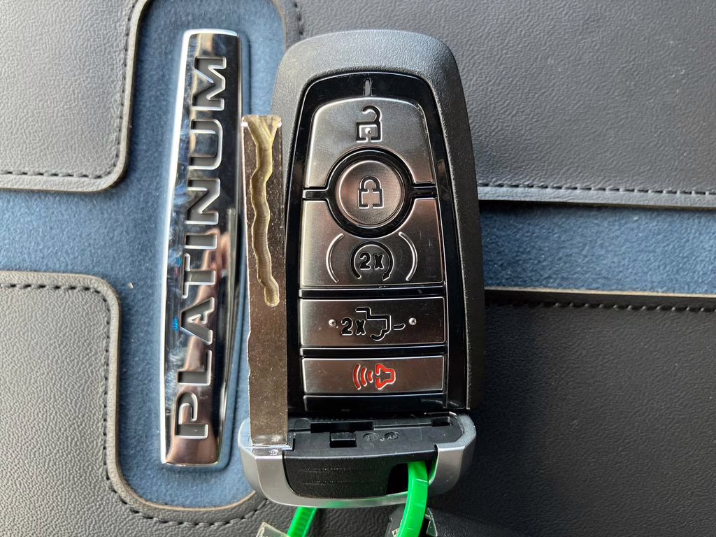 2026 Glacier Gray Metallic TriCoat Ford Super Duty F-350 SRW Platinum 4X4 Truck