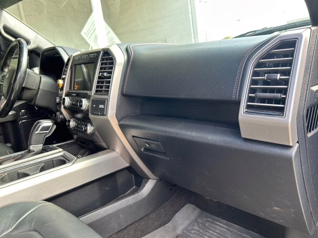 2020 Star White Metallic Tri-Coat Ford F-150 Platinum 4X4 Truck