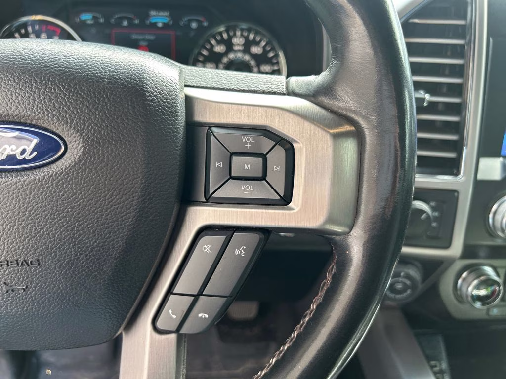 2020 Star White Metallic Tri-Coat Ford F-150 Platinum 4X4 Truck