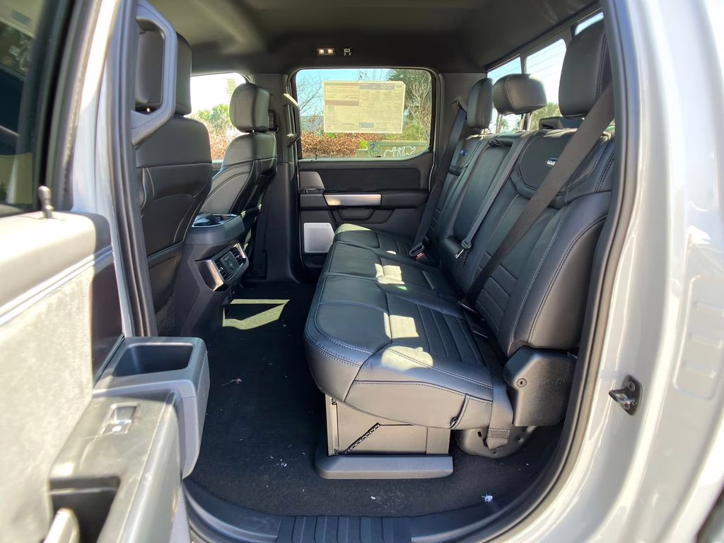 2026 Avalanche Ford Super Duty F-350 SRW Platinum 4X4 Truck