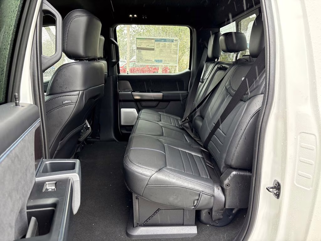 2026 Star White Metallic Tri-Coat Ford Super Duty F-350 SRW Platinum 4X4 Truck