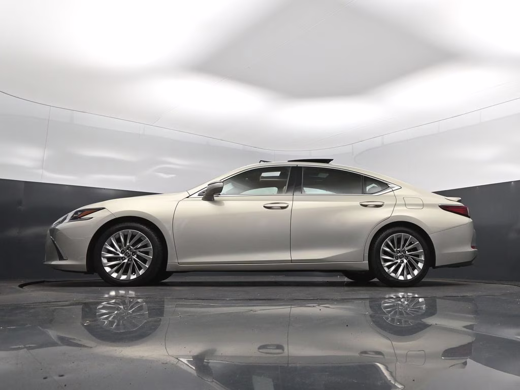 2022 Beige Metallic Lexus ES 350 Ultra Luxury FWD Sedan